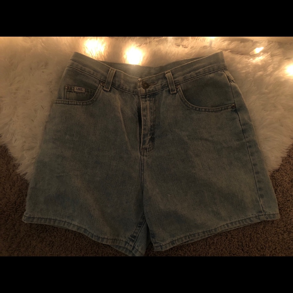 lightwash denim lee shorts!